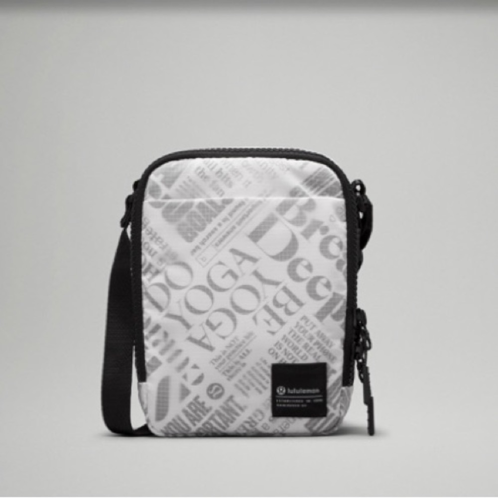Lululemon Easy Access 1.5L Manifesto Crossbody in Black / Grey/ White NWT sealed